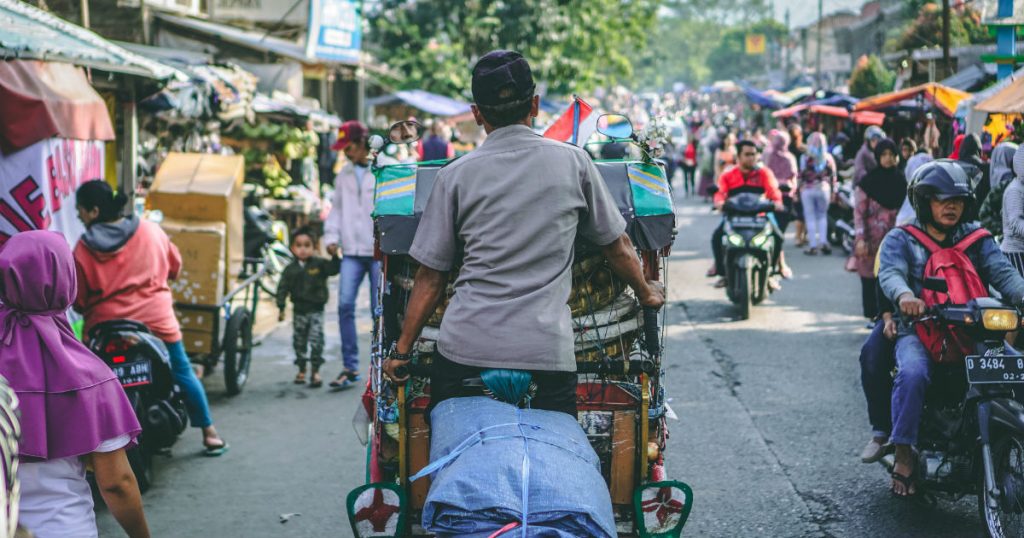 インドネシアの銀行口座を持たない人口