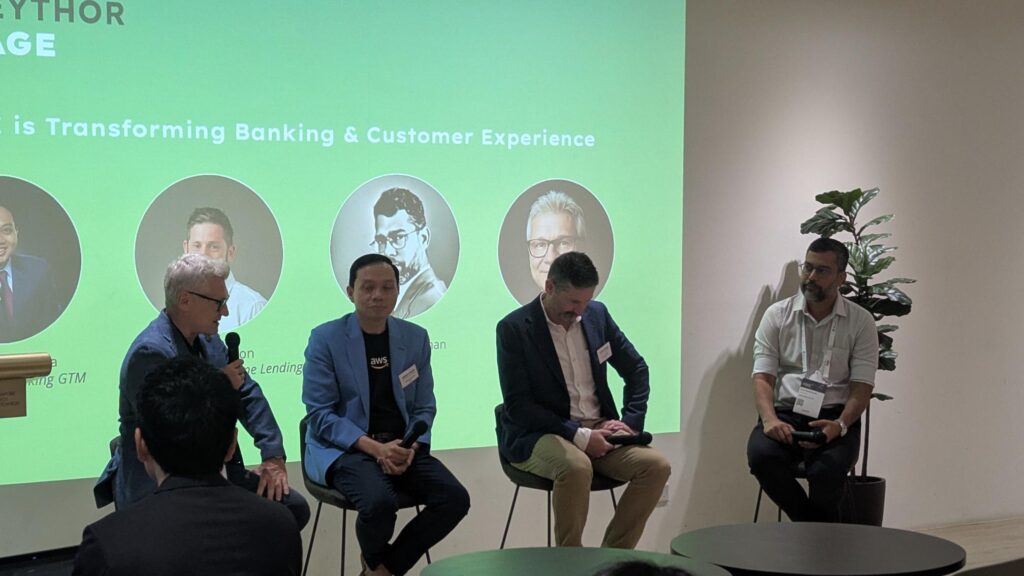 Cómo la IA está transformando la banca y la experiencia del cliente. Panelistas: Martin Frick, James Leydon, Michael Araneta y Vivek Seetharaman.