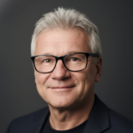 マーティン・フリックの最新ヘッドショット